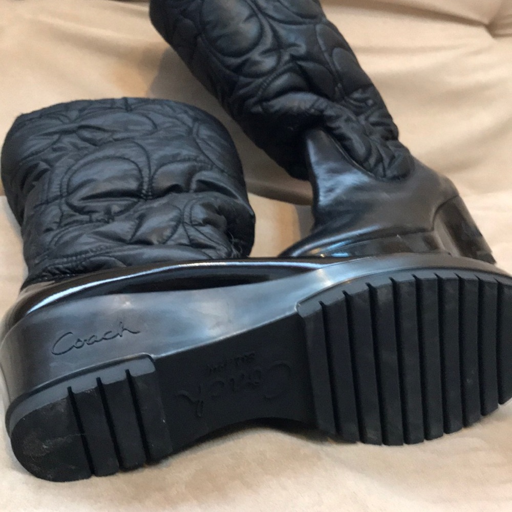 Mid-calf Black Boots
